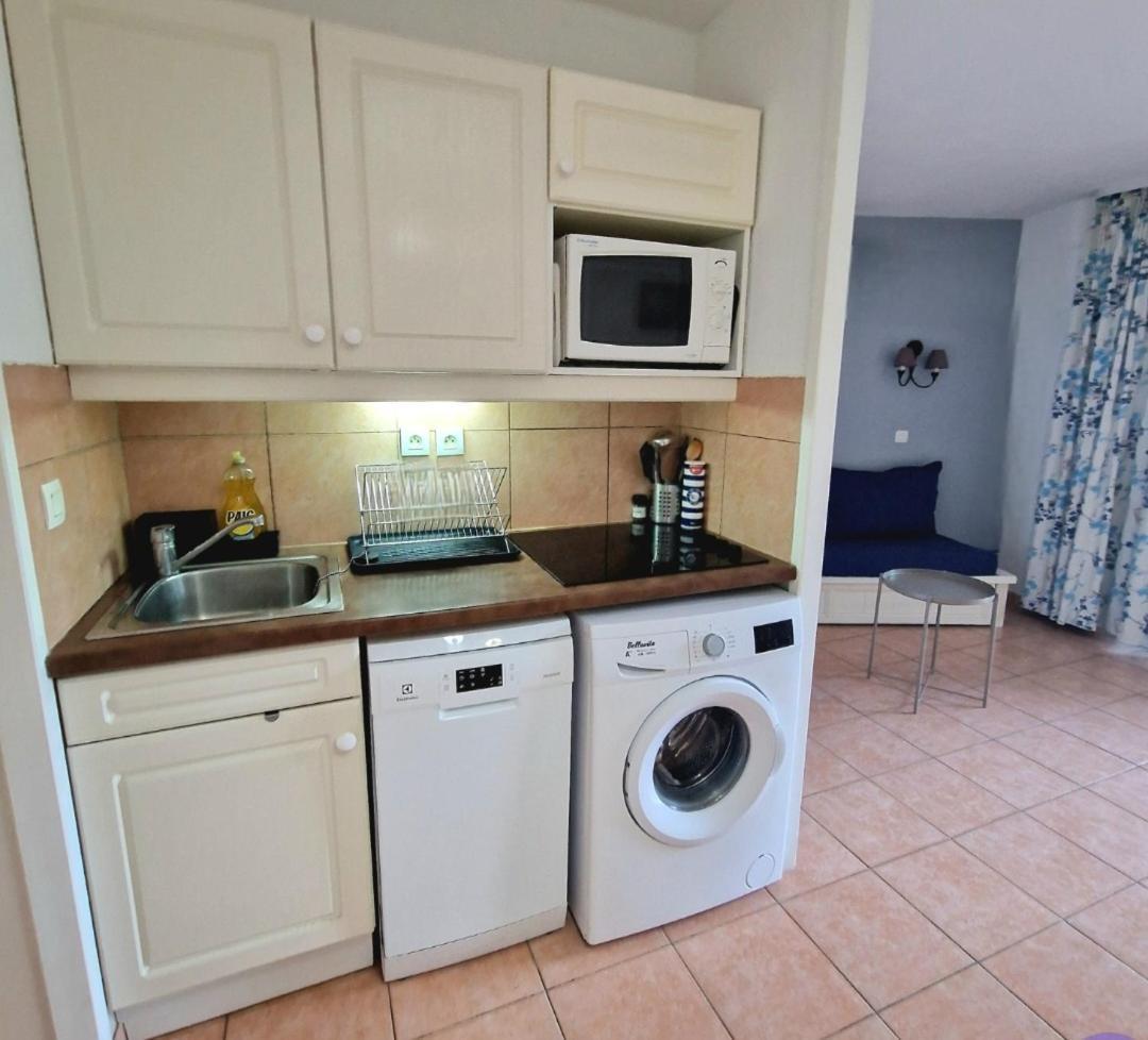 Appartement T2 - Bord De Mer - Piscine Six-Fours-les-Plages Exteriör bild